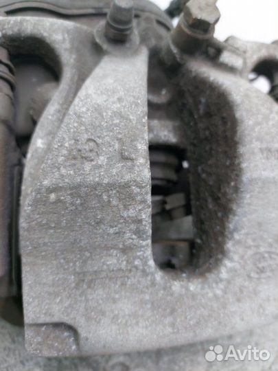 Суппорт задний левый Land Rover Range Rover Sport