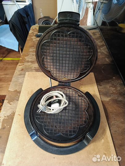 Электровафельница бу