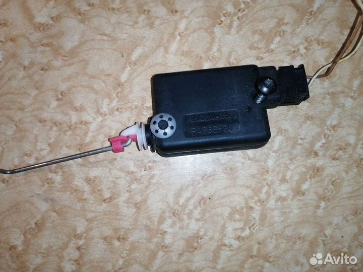 Активатор замка крышки багажника рено логан