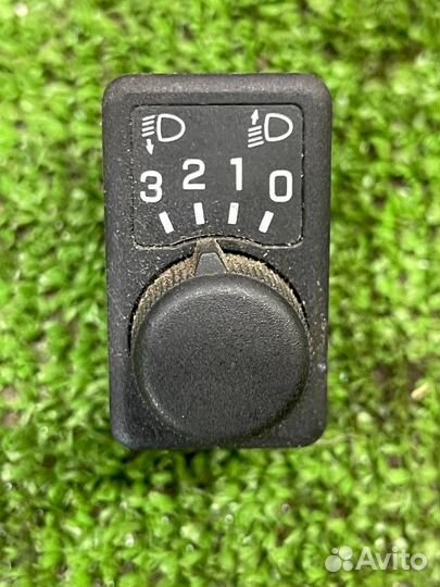 Кнопка корректора зеркал Nissan Primera P12