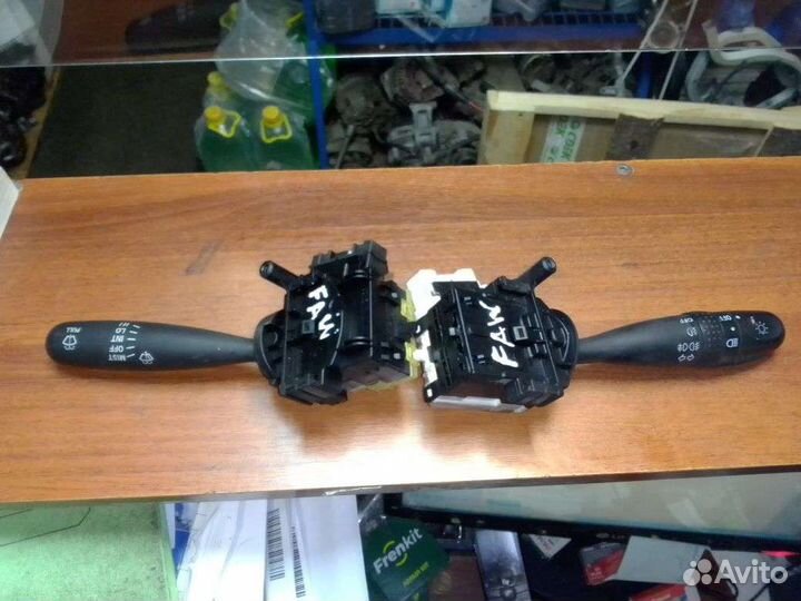 Переключатель света, омывателя подрулевой Фав В5