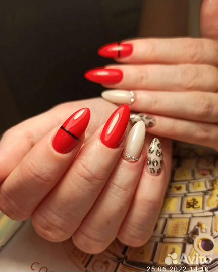 Гель-лак, наращивание ногтей, маникюр, педикюр