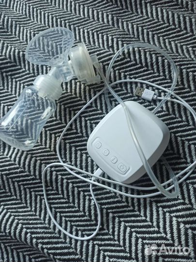 Молокоотсос электрический + пакеты для молока