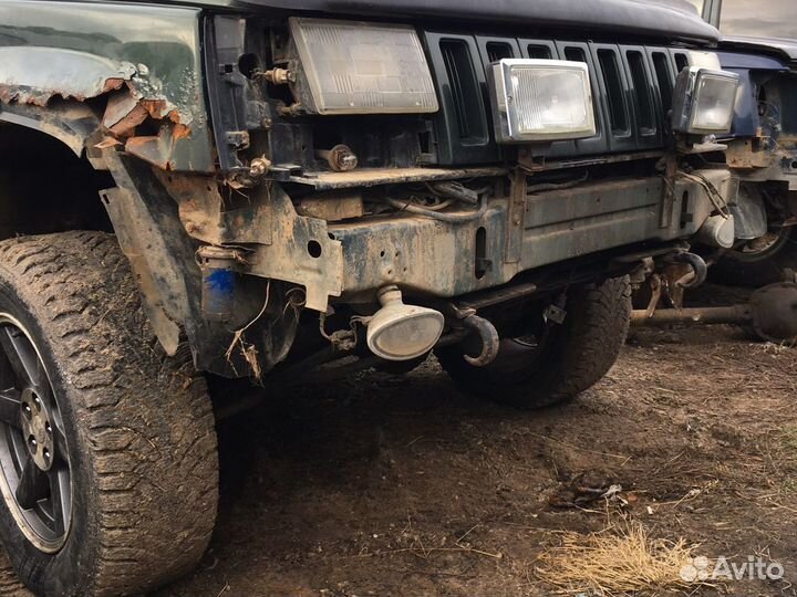 Jeep Grand Cherokee ZJ в разборе