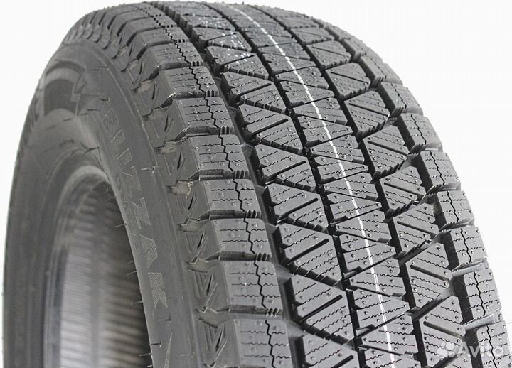 Bridgestone Blizzak DM-V3 215/70 R16 100S