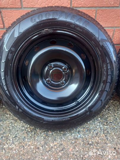 Goodyear UltraGrip Ice 2 185/65 R15