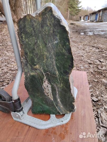 Камень нефрит