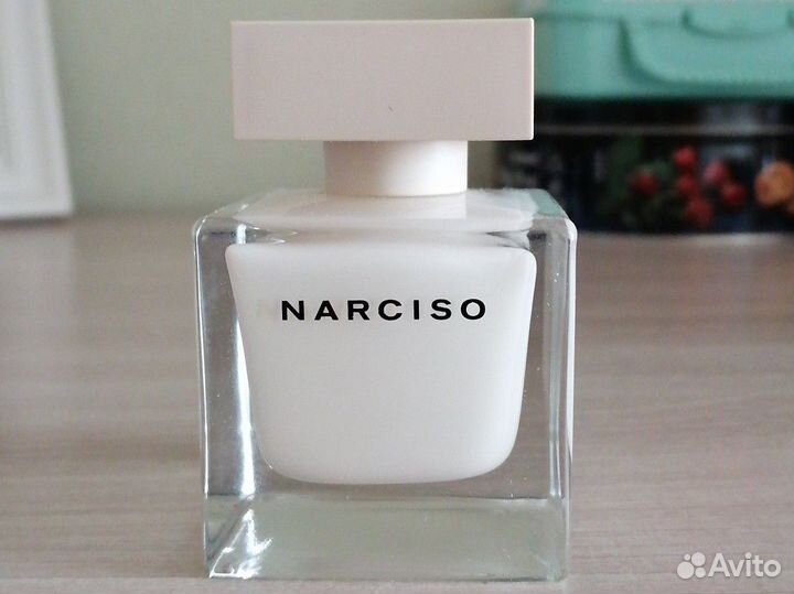 Пустой флакон с распылителем для духов