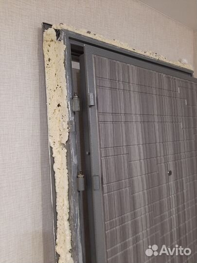 Дверь входная металлическая от застройщика