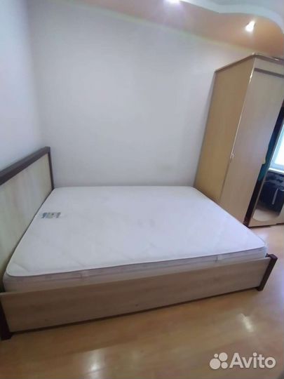 Кровать двухспальная с матрасом, 145210