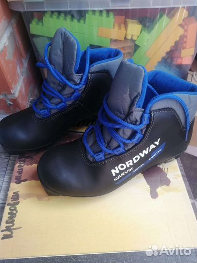 Лыжные ботинки