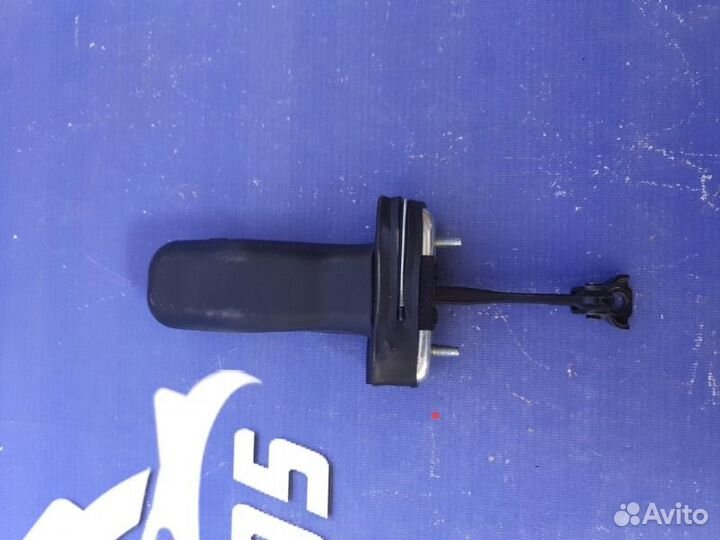 Ограничитель двери передний левый Toyota Land