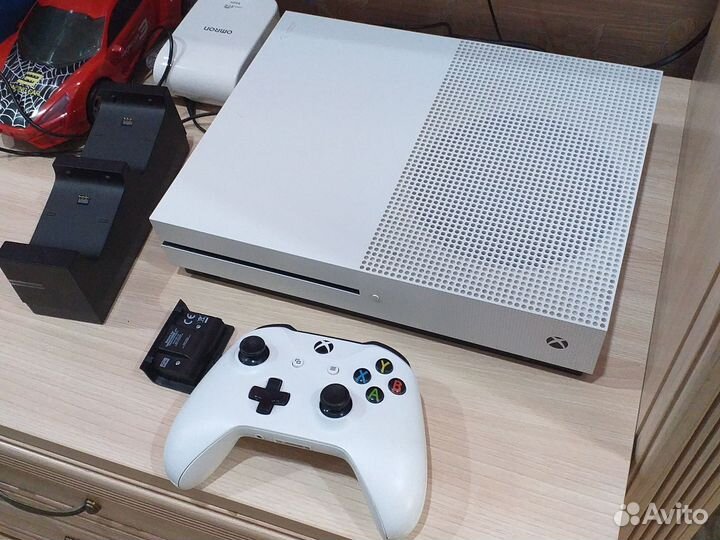 Приставка Xbox one s