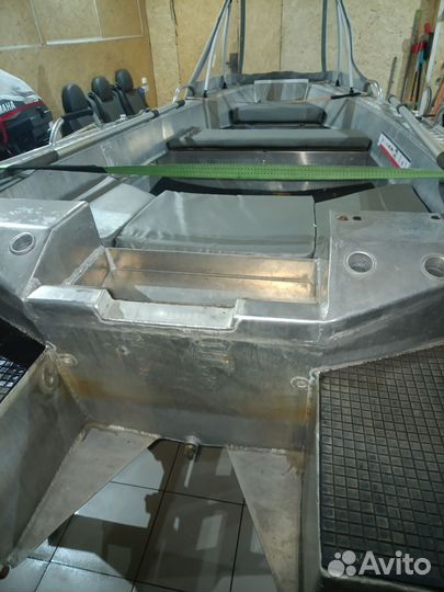 Лодка Wellboat 37