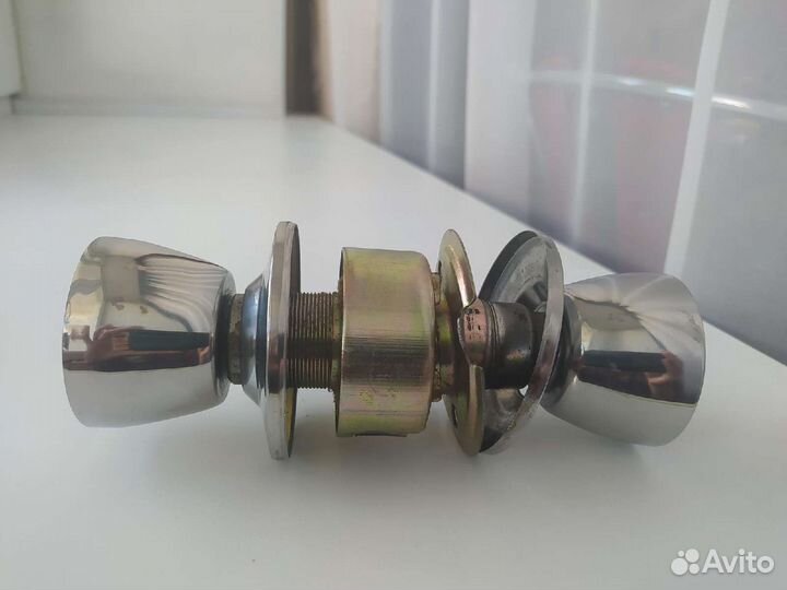 Дверная ручка б/у без ключей