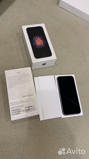 iPhone SE, 32 ГБ