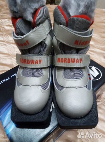 Лыжные ботинки