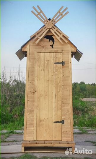Уличный туалет деревянный