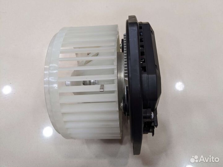 Мотор отопителя patrol Y62 / infinity QX80