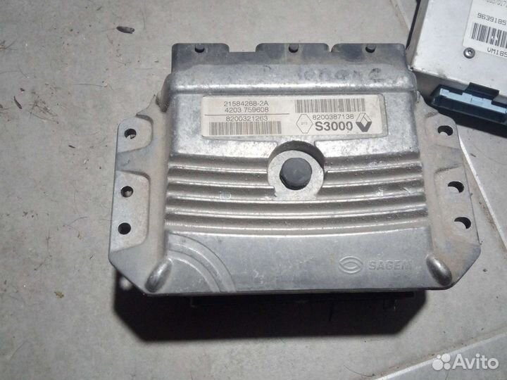 Рено Меган 2 блок управления двигателем эбу