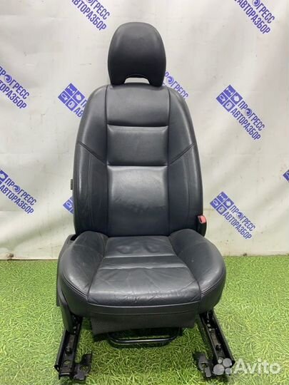 Сиденье переднее правое Volvo S40 седан 2.4 B5244S