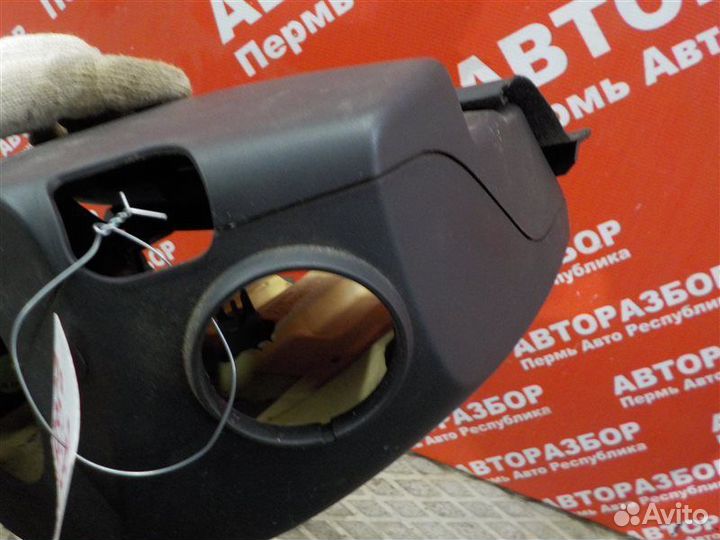 Кожух рулевой колонки Opel Astra-H седан Z18XER