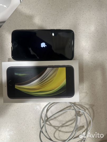 iPhone SE, 128 ГБ