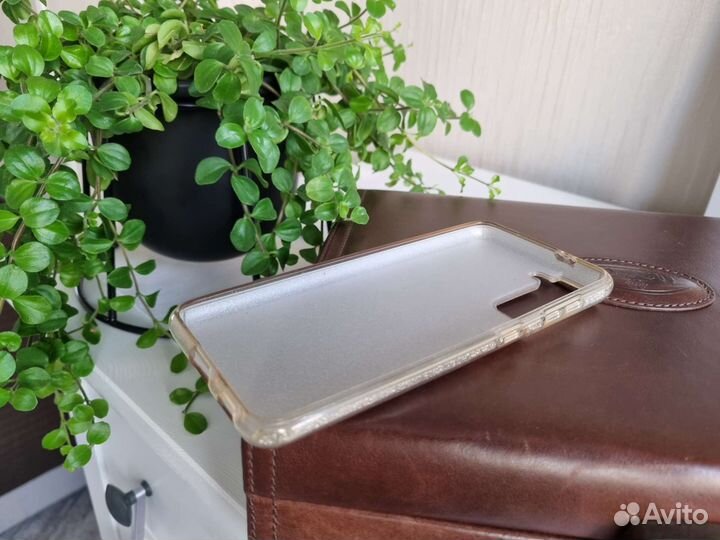 Силиконовый бампер на Samsung S21