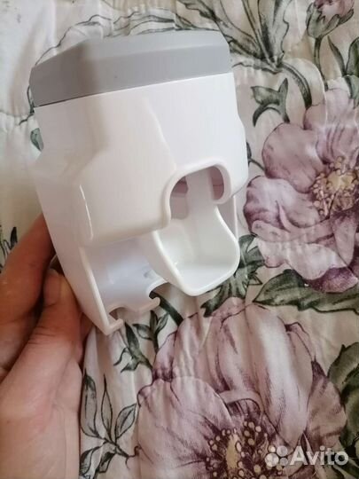 Диспенсер для зубной пасты