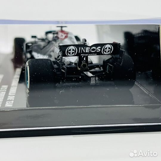 L.Hamilton Mercedes-AMG F1 2021 Minichamps 1:43