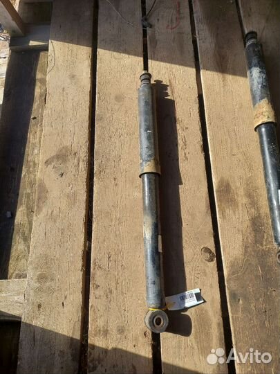 Амортизатор задний Mazda Tribute epfw