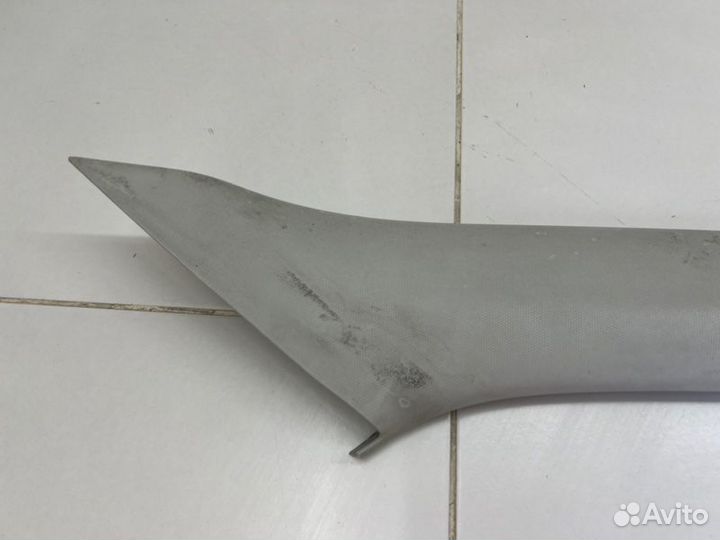 Обшивка стойки передняя правая Skoda Rapid 1