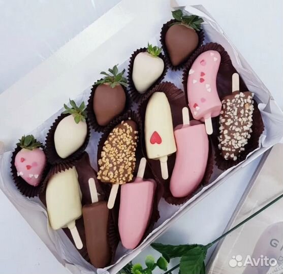 Клубника в шоколаде на 14 февраля на 8 марта