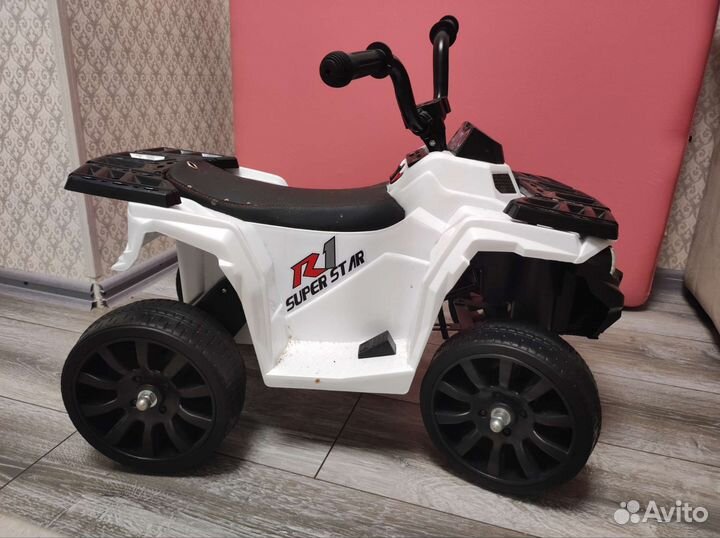 Детский квадроцикл на аккумуляторе