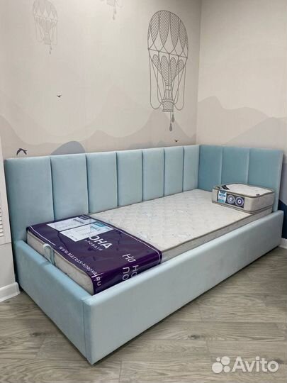 Детская кровать с мягкими бортиками