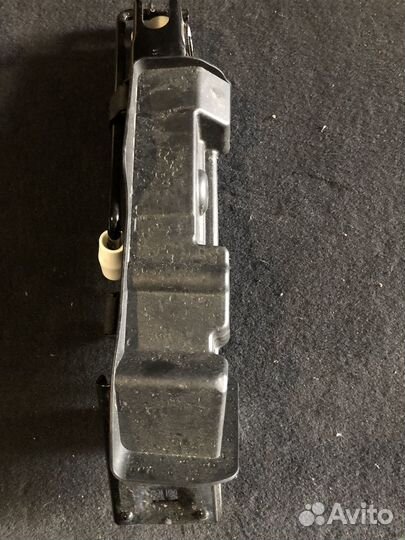 Домкрат на ауди а8 d4