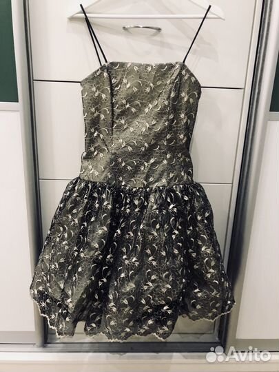 Изумрудное платье на выпускной