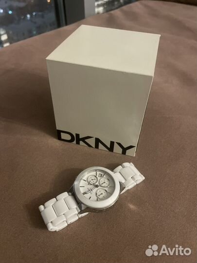 Часы наручные женские