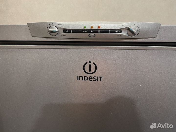 Холодильник Indesit