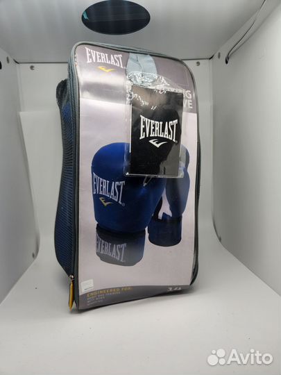 Боксерские перчатки 14 oz Everlast