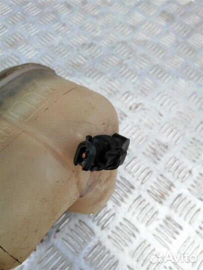 Бачок расширительный Opel Astra H L69 Z16XER 2009