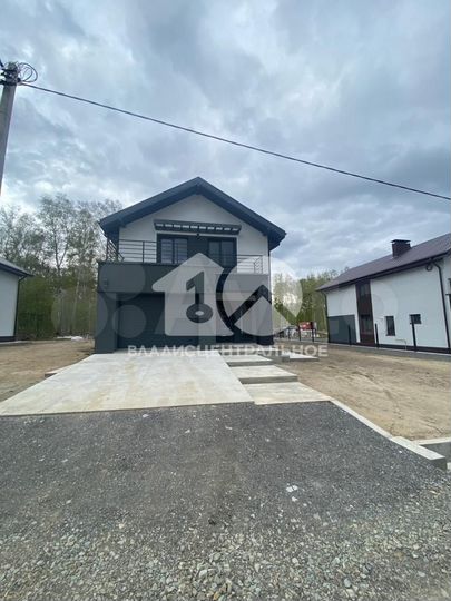 Дом 180 м² на участке 5,5 сот.