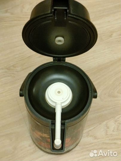 Термос большой 2л. с помпой