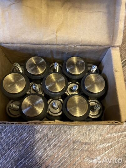 Ограничитель двери на пол