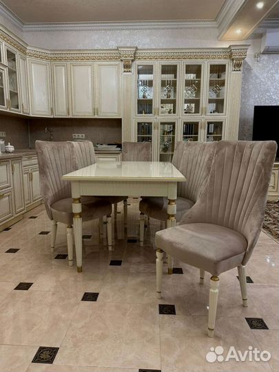 Комплект стол и стулья. Оплата при получении