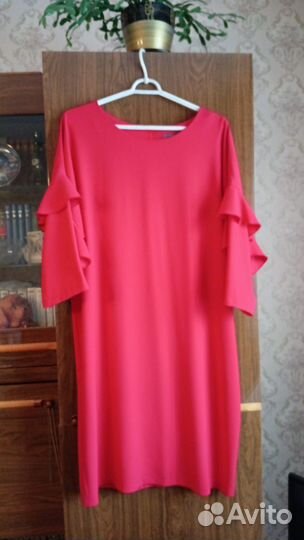 Нарядное платье.Цвет : алый.Крой- прямой