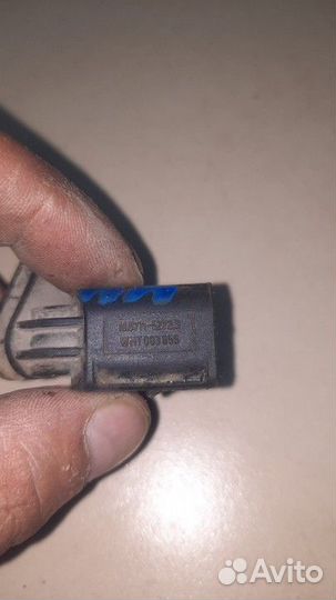 Датчик ABS передний правый Volkswagen Golf