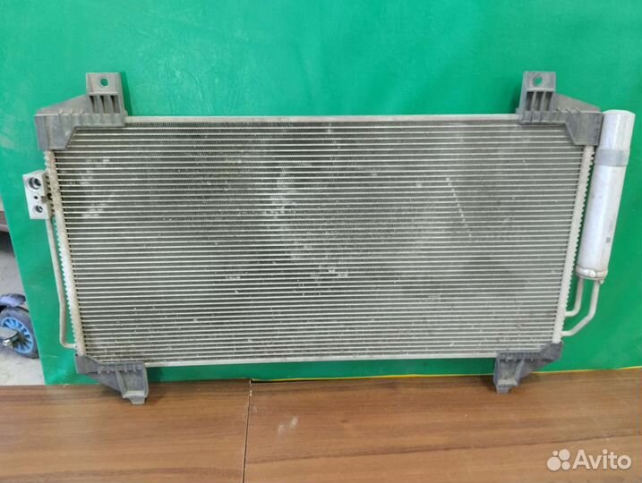 Продам радиатор Митсубиси Аутлендр