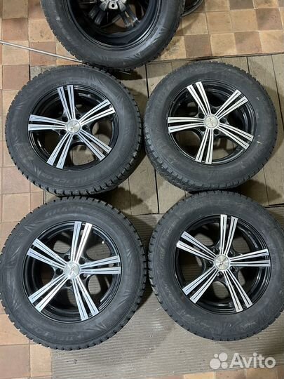 Колеса 5/114.3 ет 45 R16 215/65