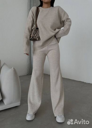 Костюм женский